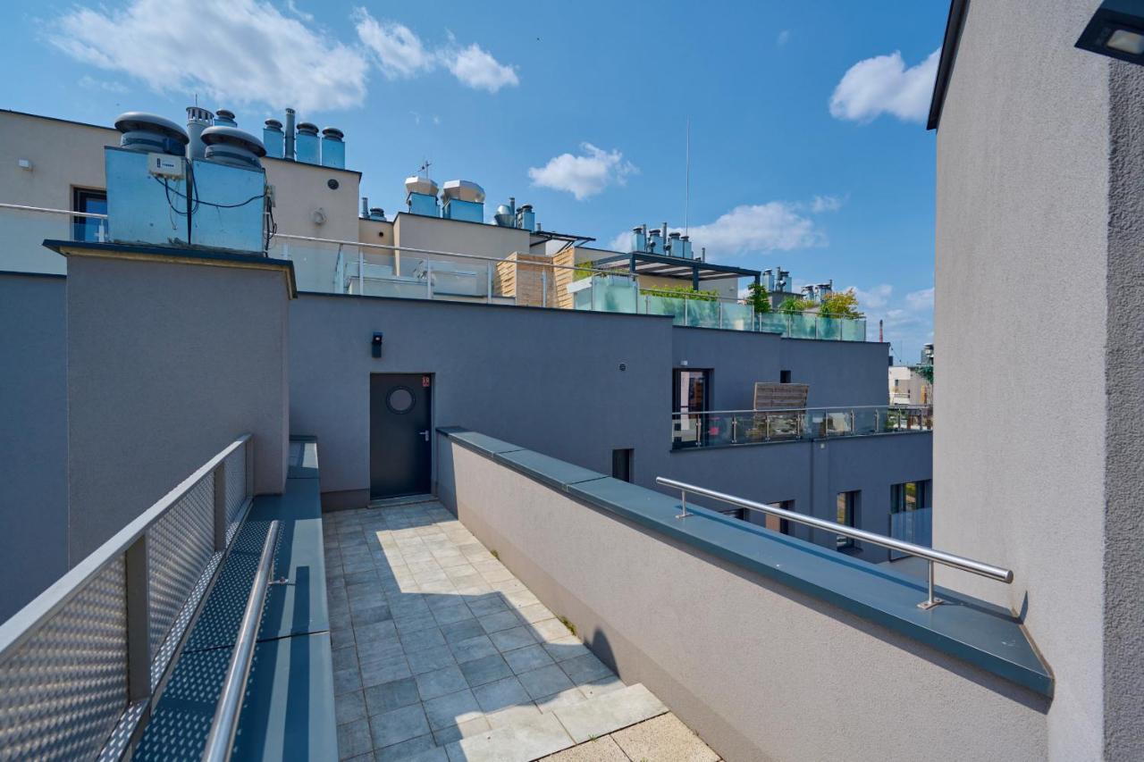 Spacious Apartment With Balcony Near The Slavic Hill Wroclaw By Renters Prestige Bagian luar foto