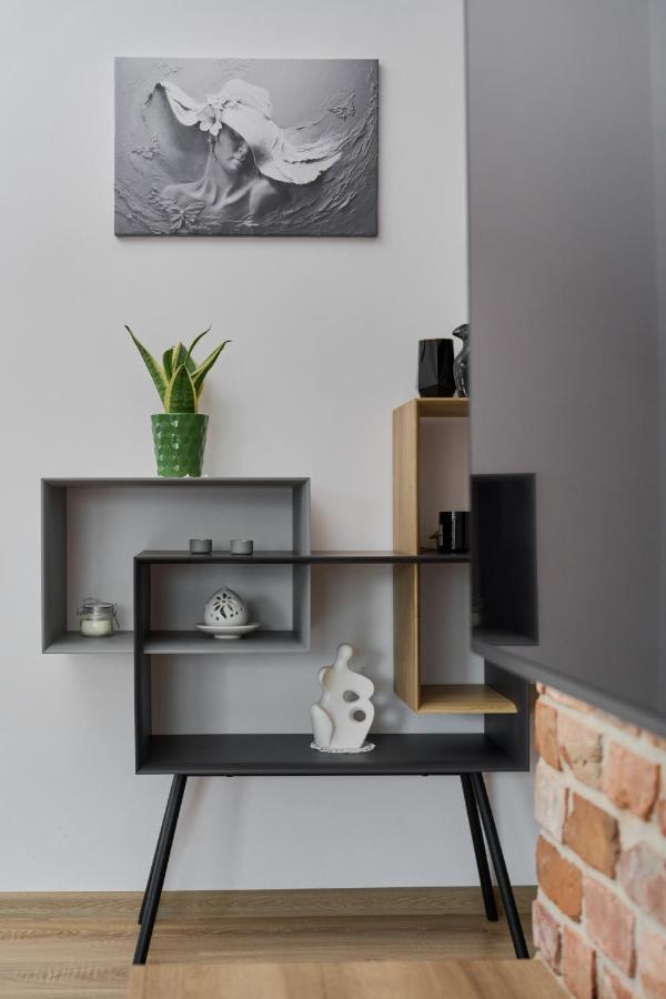Spacious Apartment With Balcony Near The Slavic Hill Wroclaw By Renters Prestige Bagian luar foto