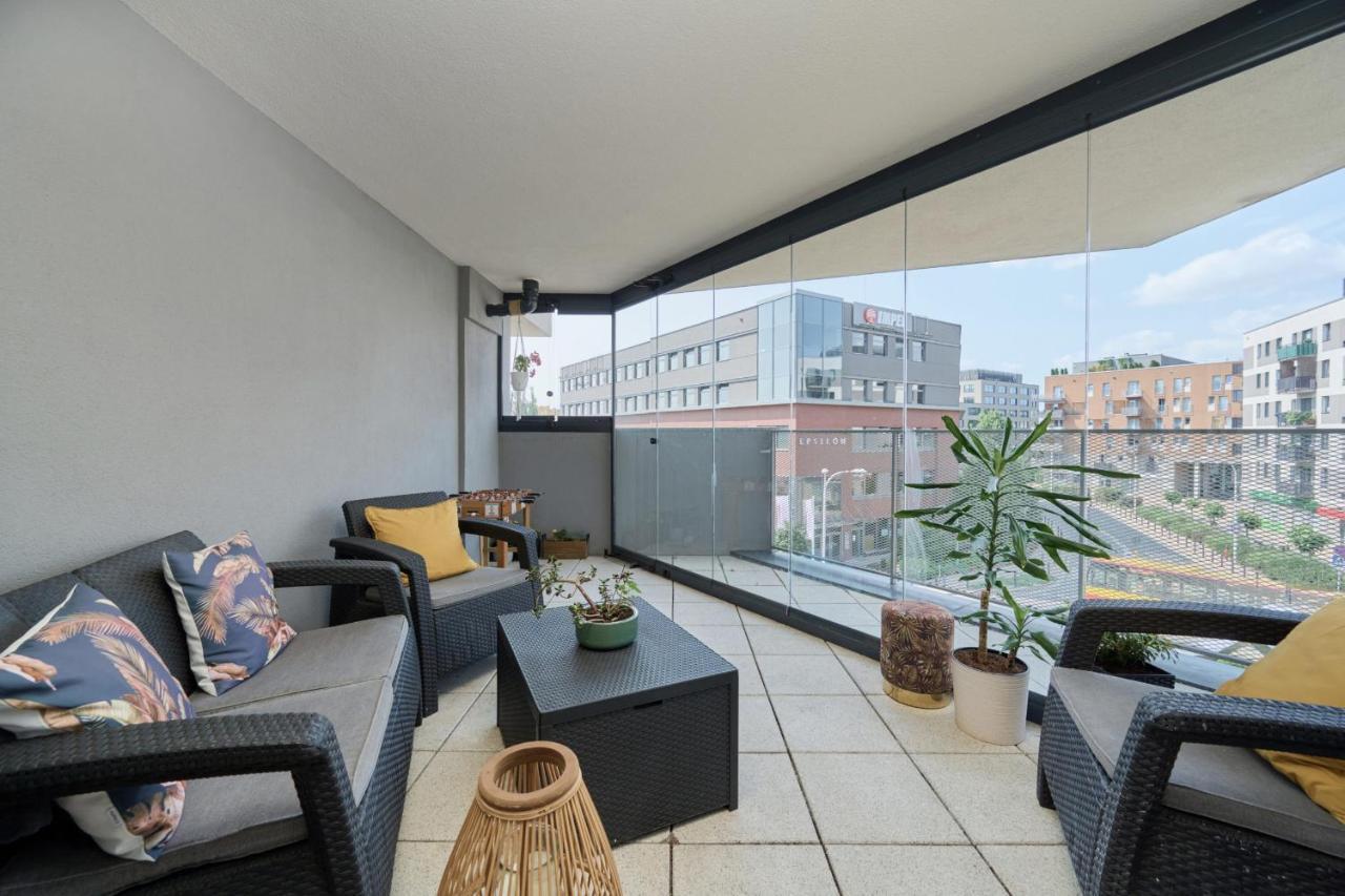 Spacious Apartment With Balcony Near The Slavic Hill Wroclaw By Renters Prestige Bagian luar foto